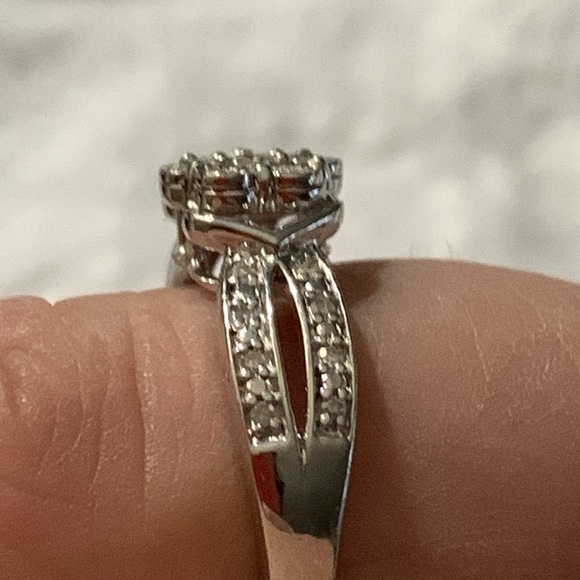 Antique Style Genuine Natural Diamond Floral Cluster Ring Sterling Silver Size 7 - Picture 5 of 12